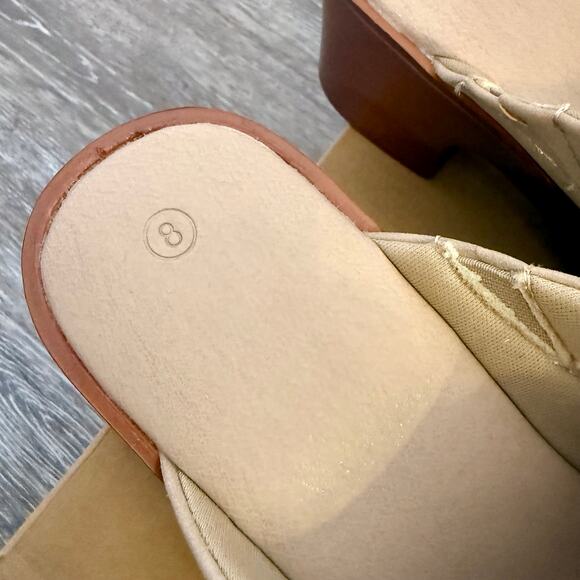 Mules - Picture 6 of 8